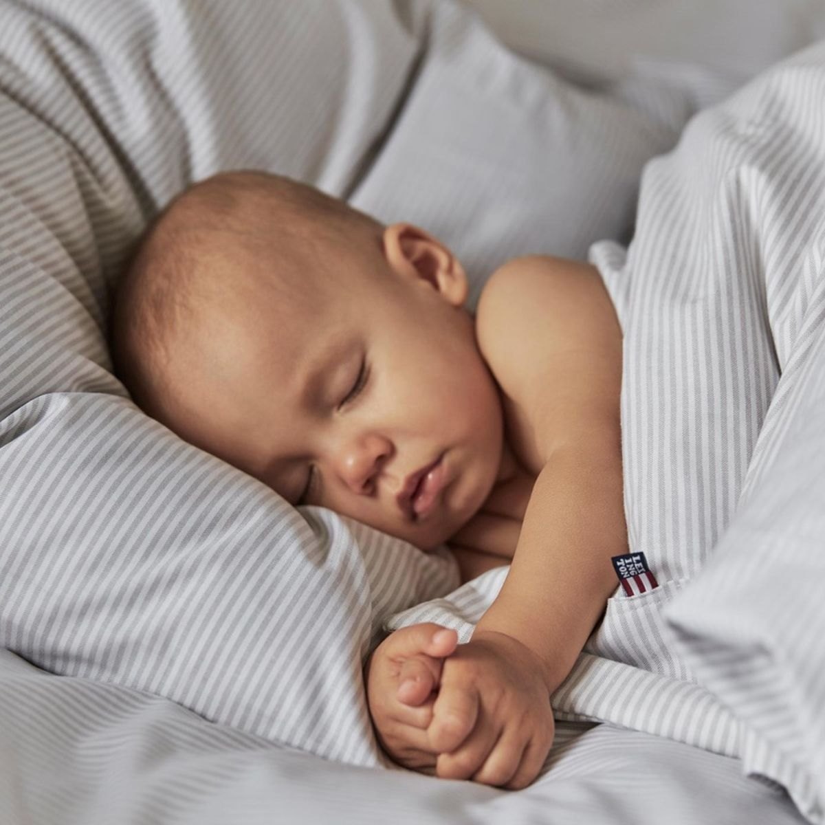 Produktbilde av Lexington Baby Pin Point putetrekk - Grå/Hvit