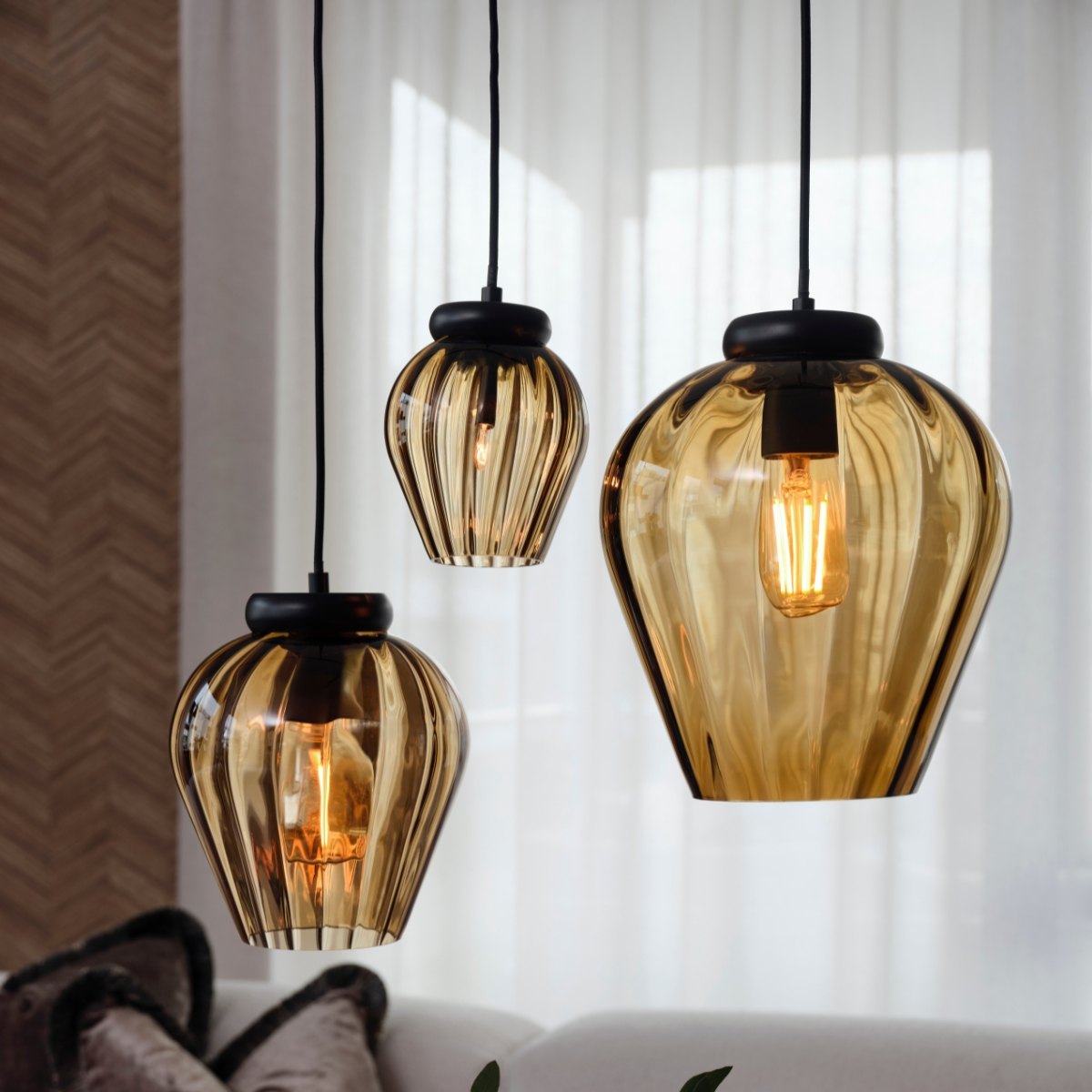Produktbilde av Halvor Bakke Rocks XO taklampe - 30cm caramel
